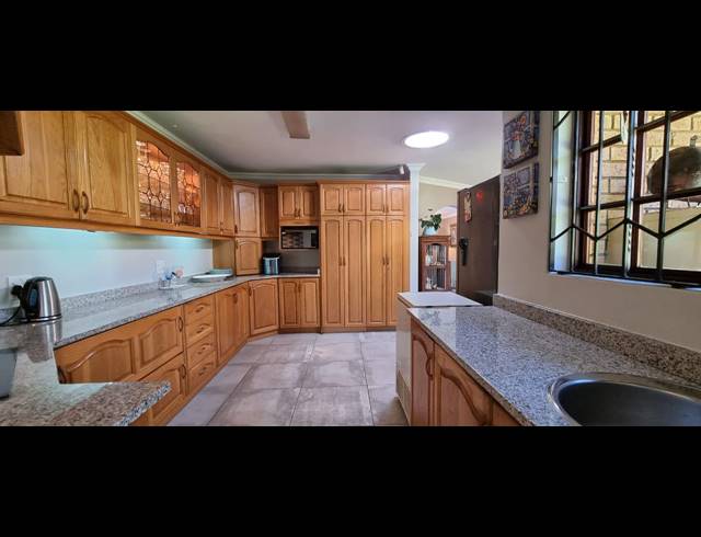 3 BEDROOM SECTIONAL TITLE TO LET IN MONTROSE